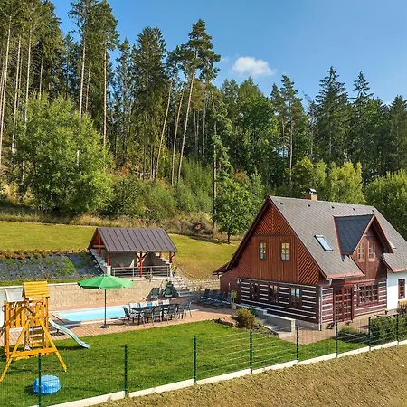 In With Thermal Spring Villa